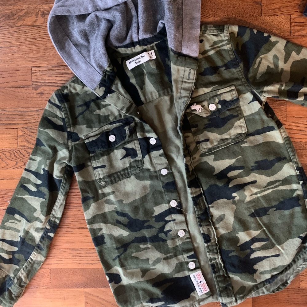 Abercrombie Kids Boys (Size 5-6Y) - Picture 2 of 7